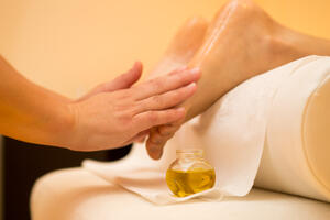 Réflexologie plantaire thaïlandaise par Sand Massage.